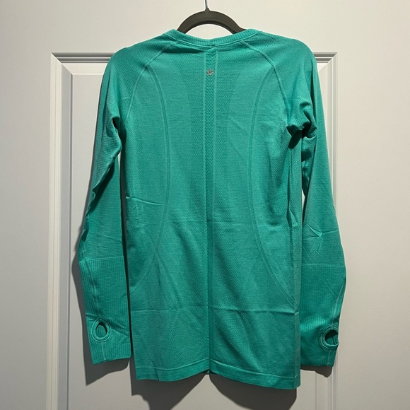 Lululemon Long Sleeve Shirt - Picture 2 of 4